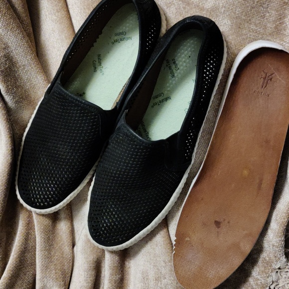 Frye Black Camille Leather Perforated Slip On Shoe, Size 8 - Picture 11 of 15